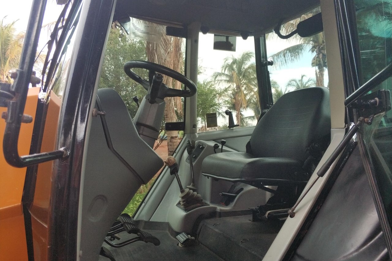 Valtra BM 125 - 0 4