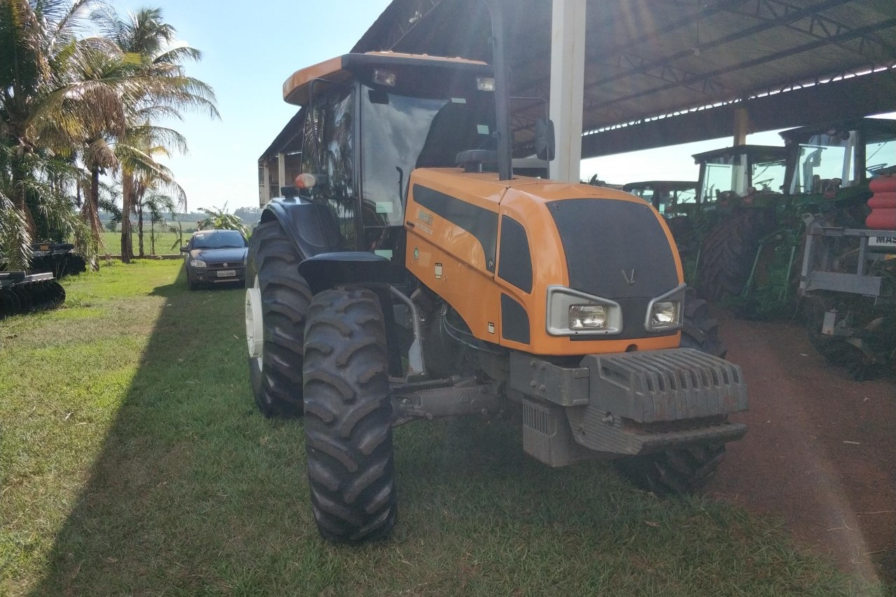 Valtra BM 125 - 0 5