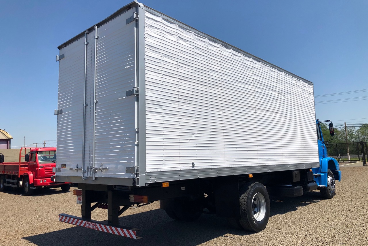 Mercedes Benz MB 1218 - 01/01 5