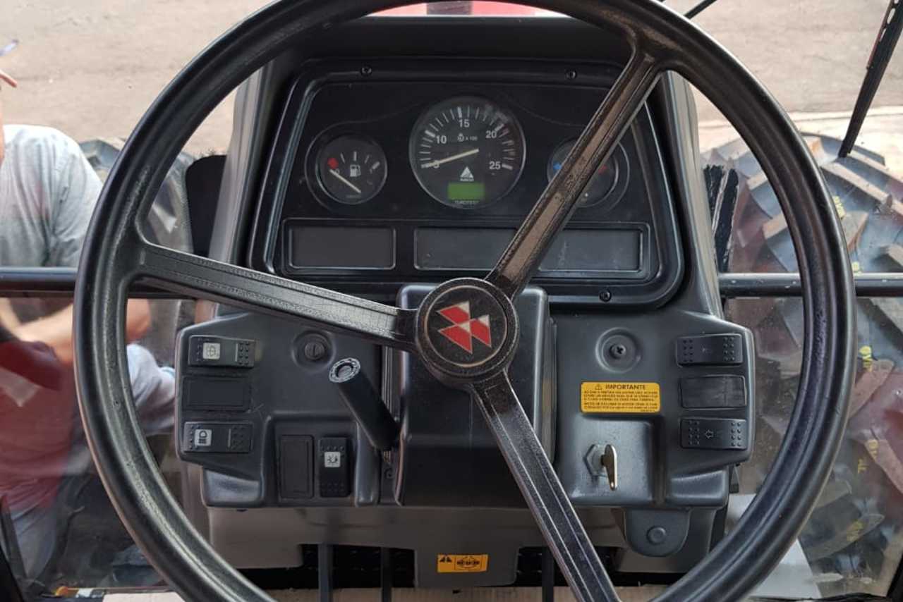 Massey Ferguson 680 - 08/08 4