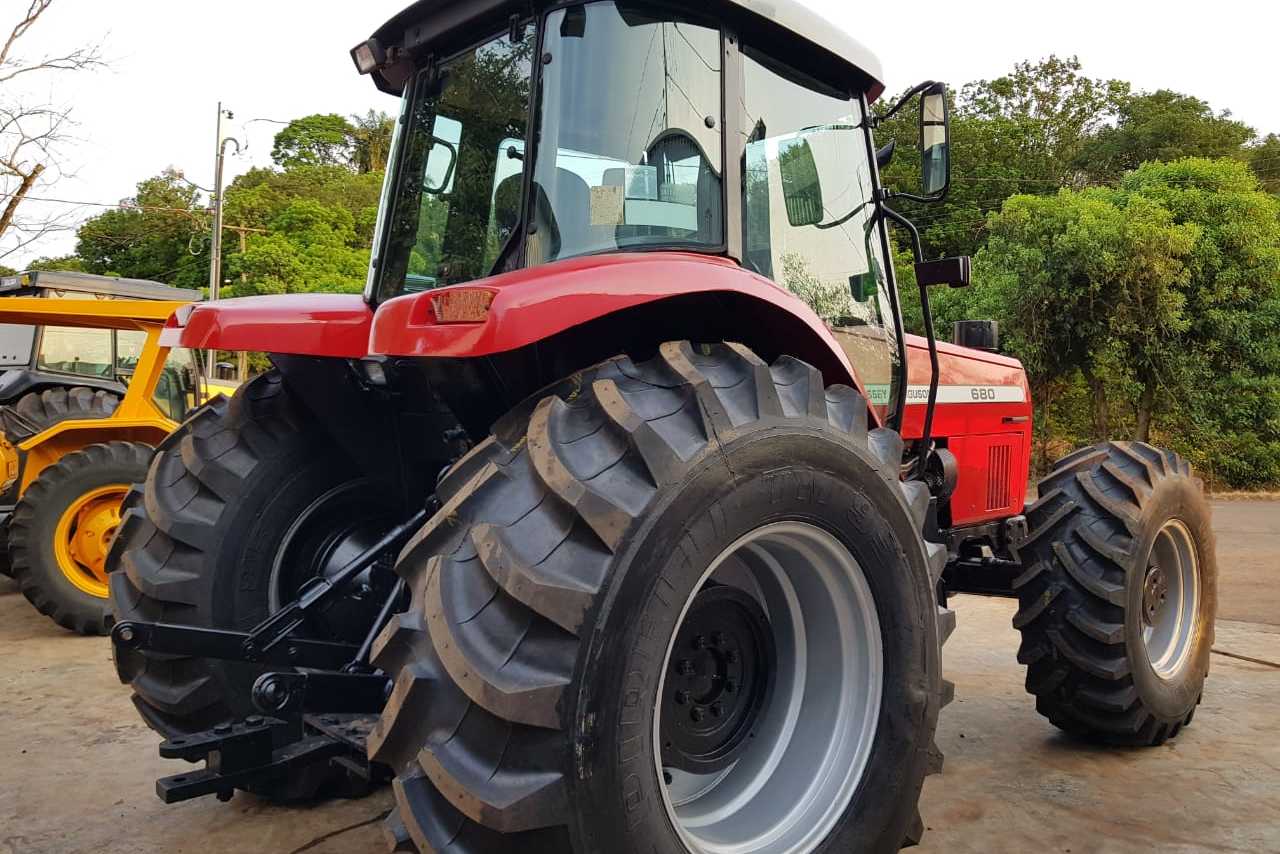 Massey Ferguson 680 - 08/08 10
