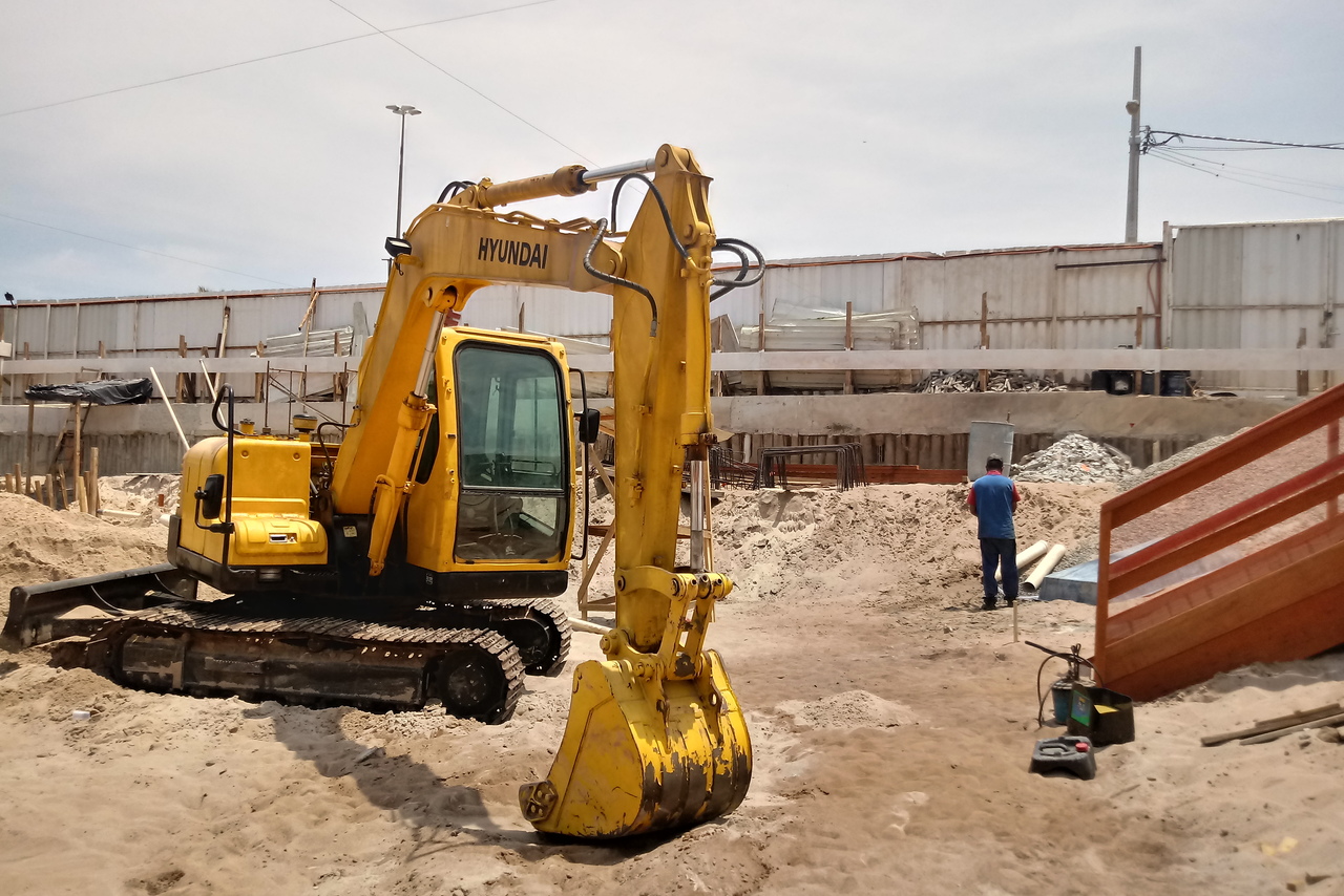 Hyundai R80 - 13/13 7