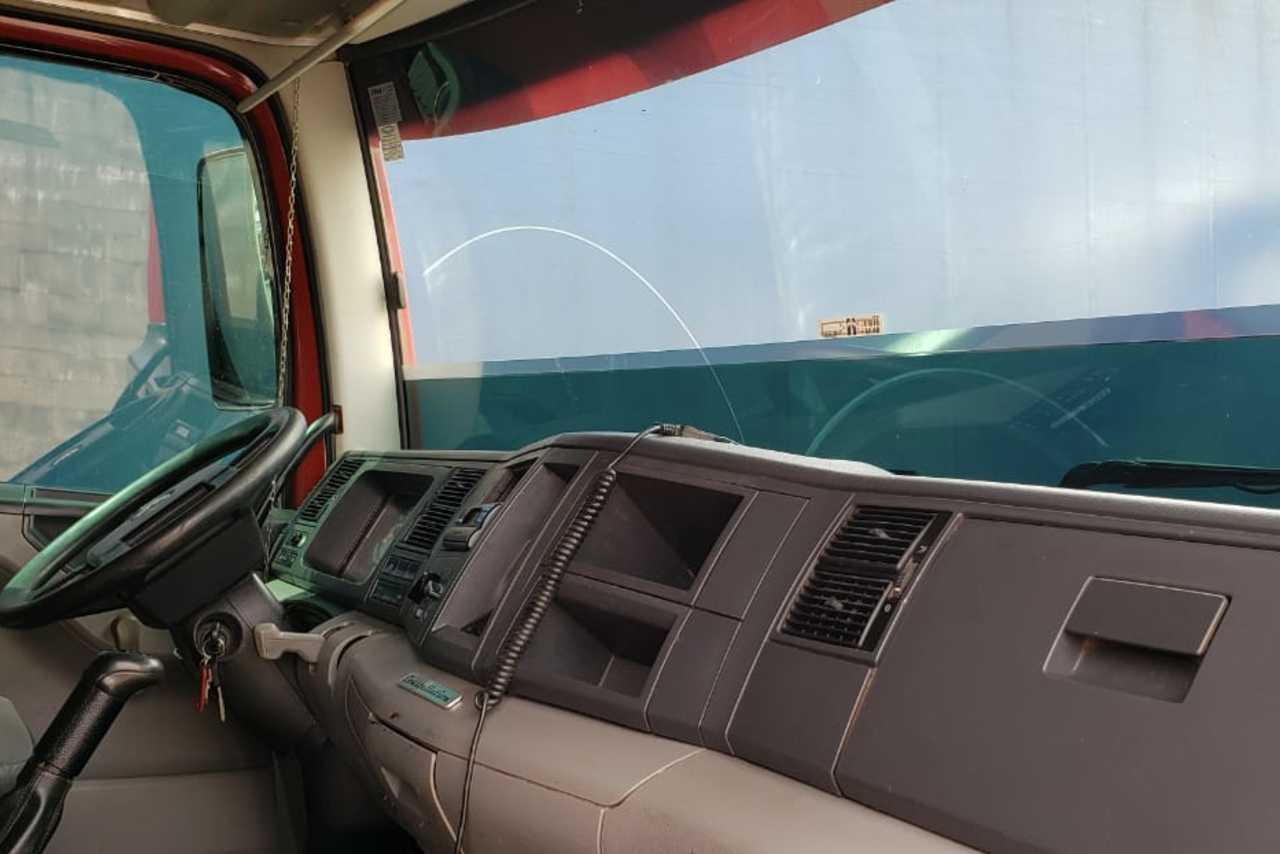 Volkswagen 24-250 E Constellation 3-Eixos - 10/11 7
