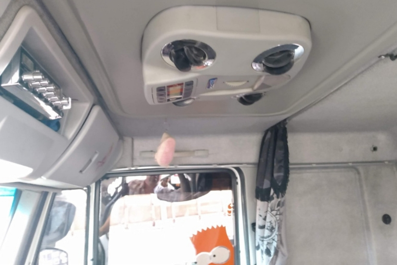 Iveco 240E25 - 11 8