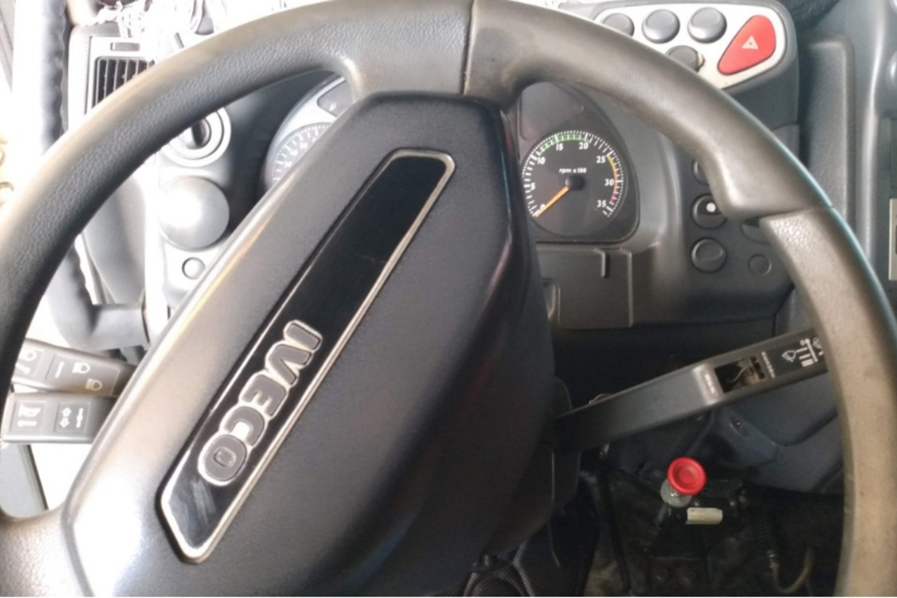 Iveco 240E25 - 11 9
