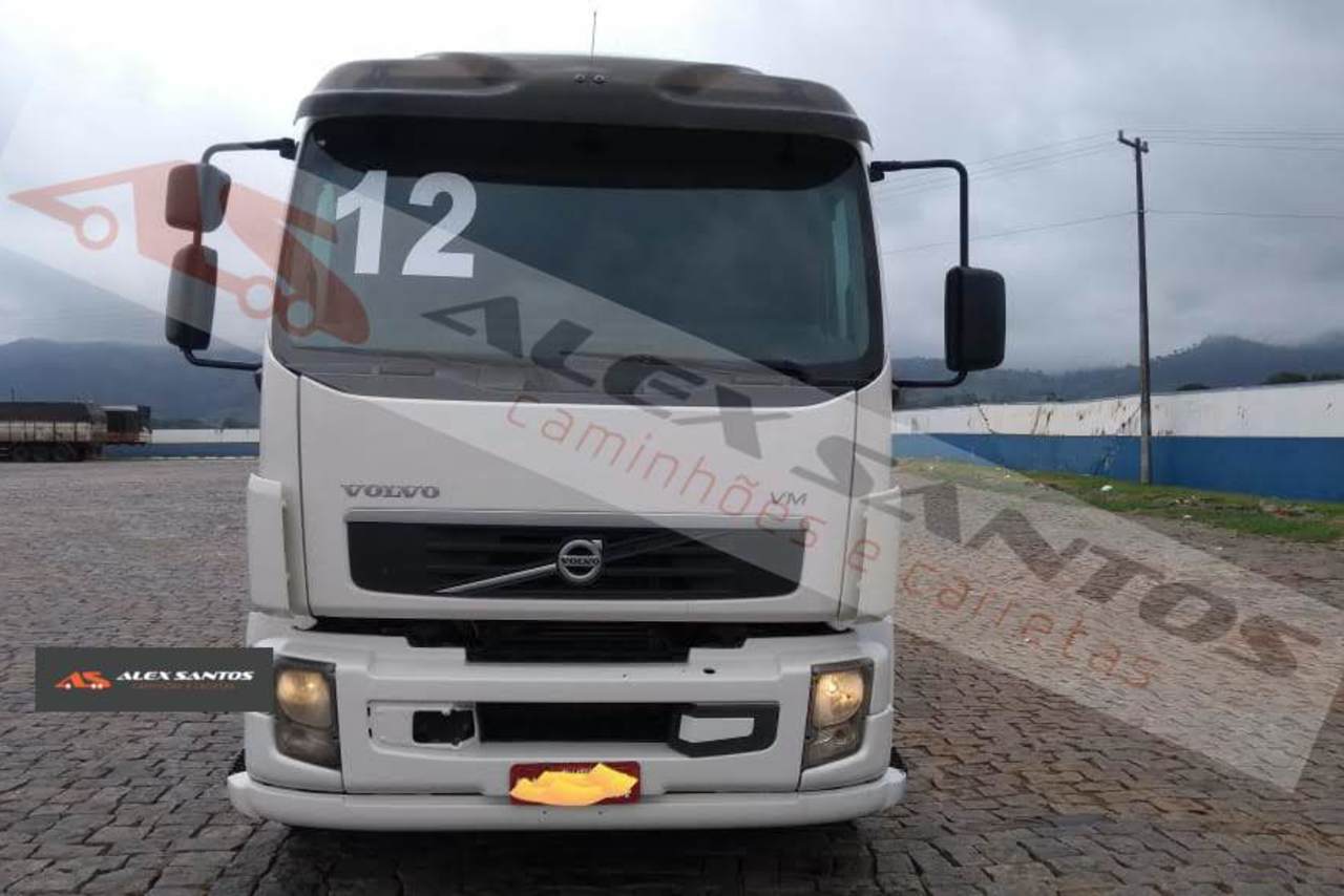 Volvo VM 330 - 12/12 3
