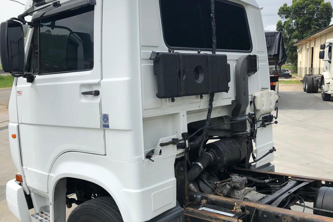 Volkswagen 8 120 - 04/04 2