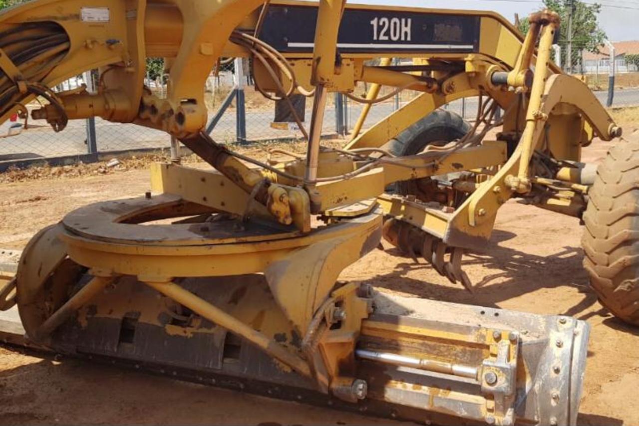 Caterpillar 120H - 98/98 4