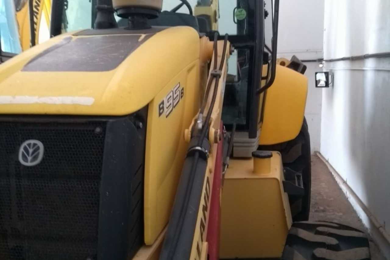 New Holland B95B - 13/13 2