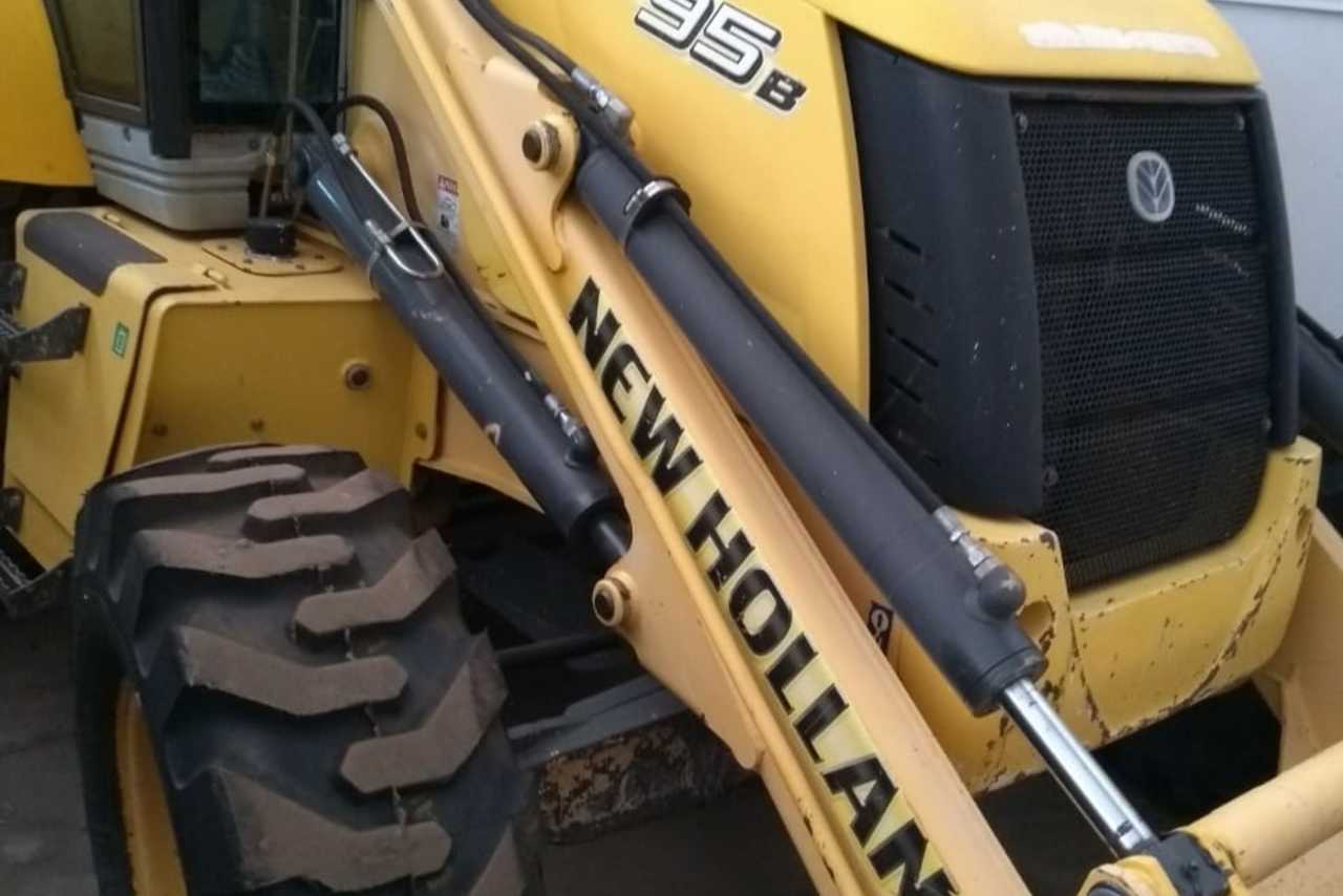 New Holland B95B - 13/13 12