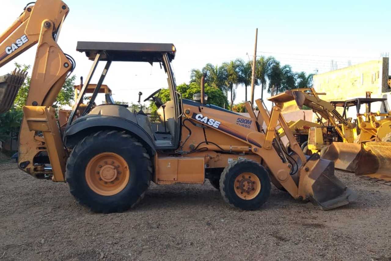Case 580M - 08/08 3