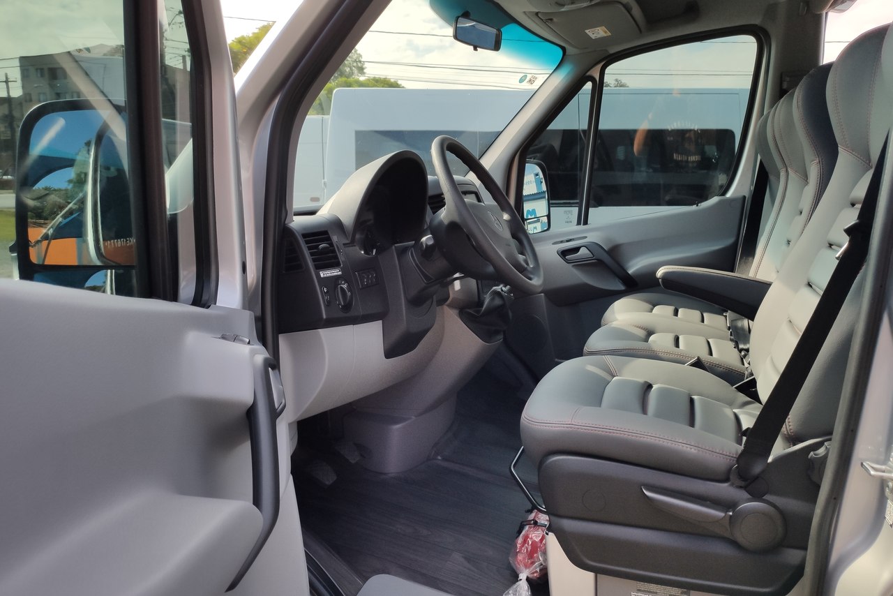Mercedes Benz Sprinter Executiva 415 - 19/19 5