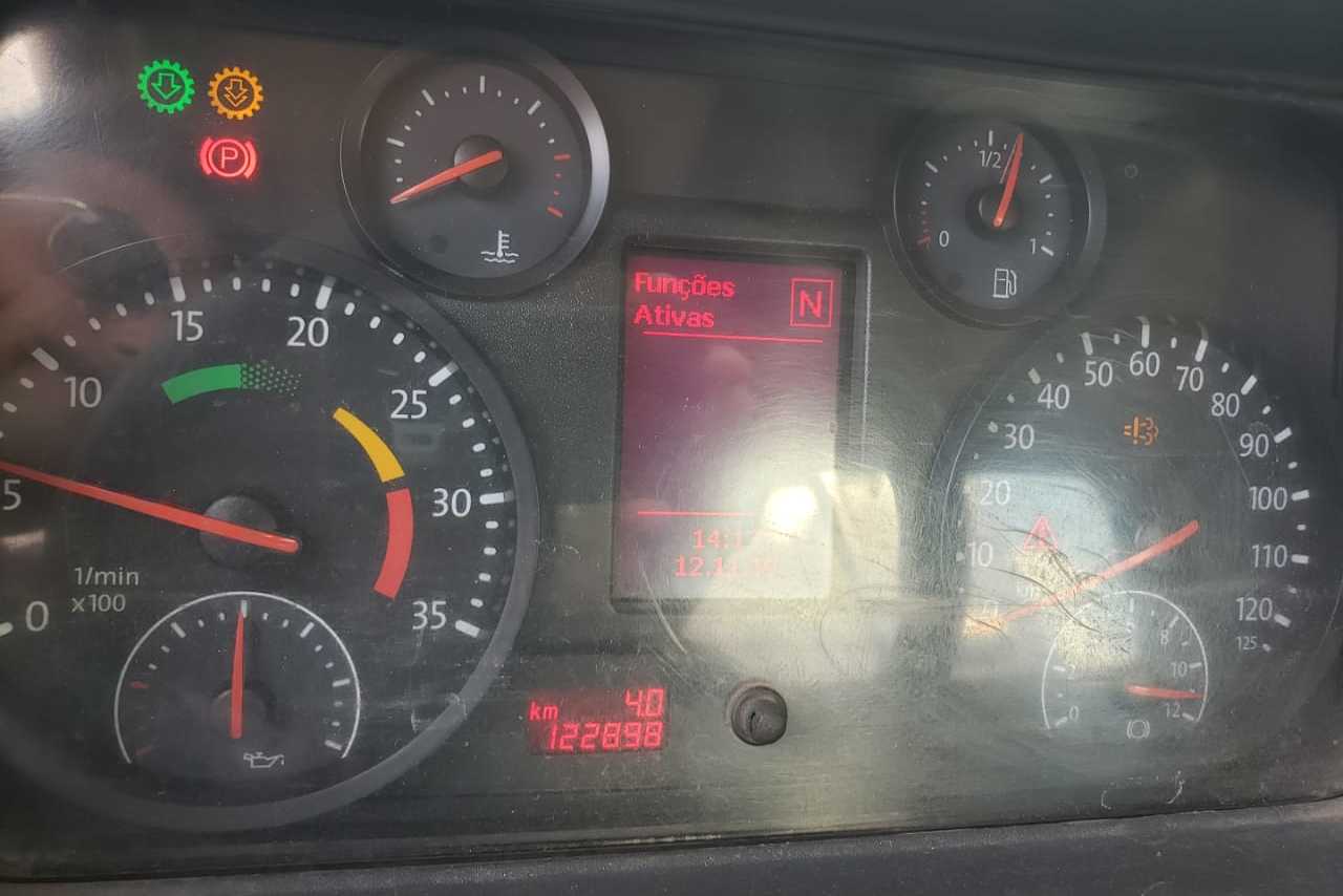 Volkswagen 31-280 E Constel. 6x4 - 12/12 2