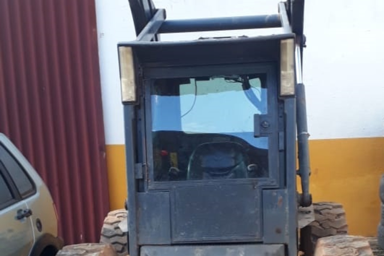 New Holland L 170 - 09/09 3