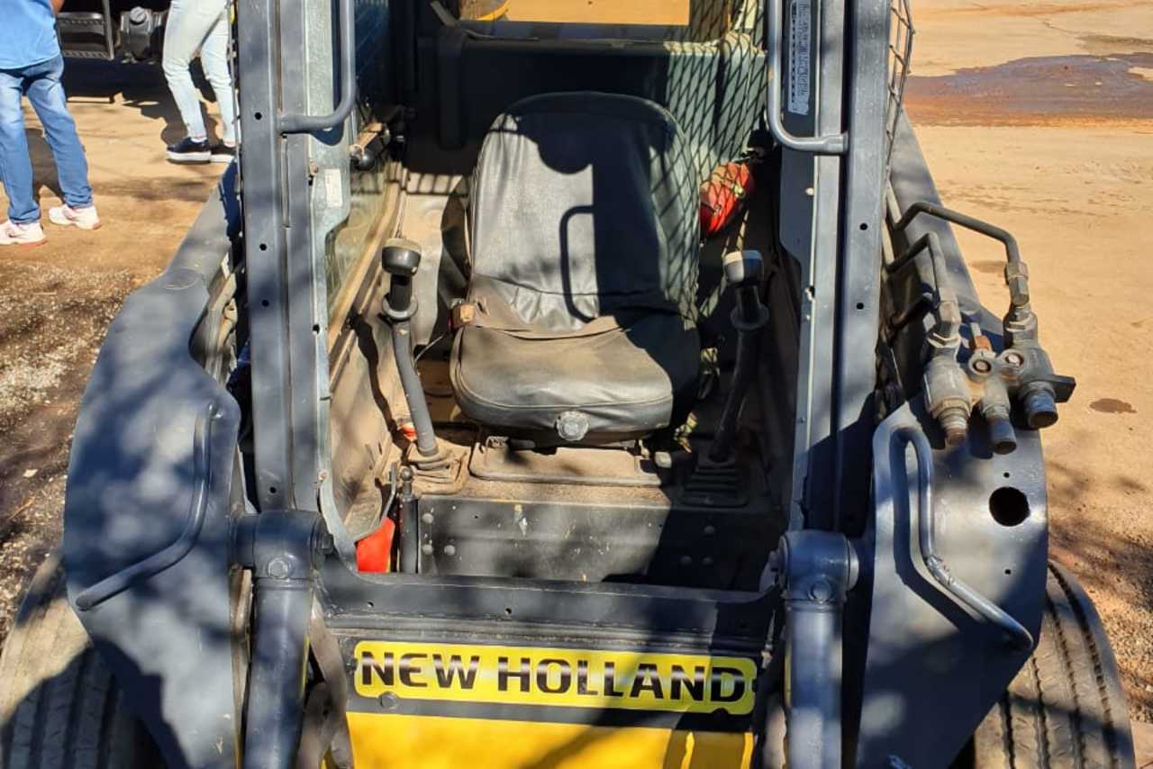 New Holland L218 - 14/14 4