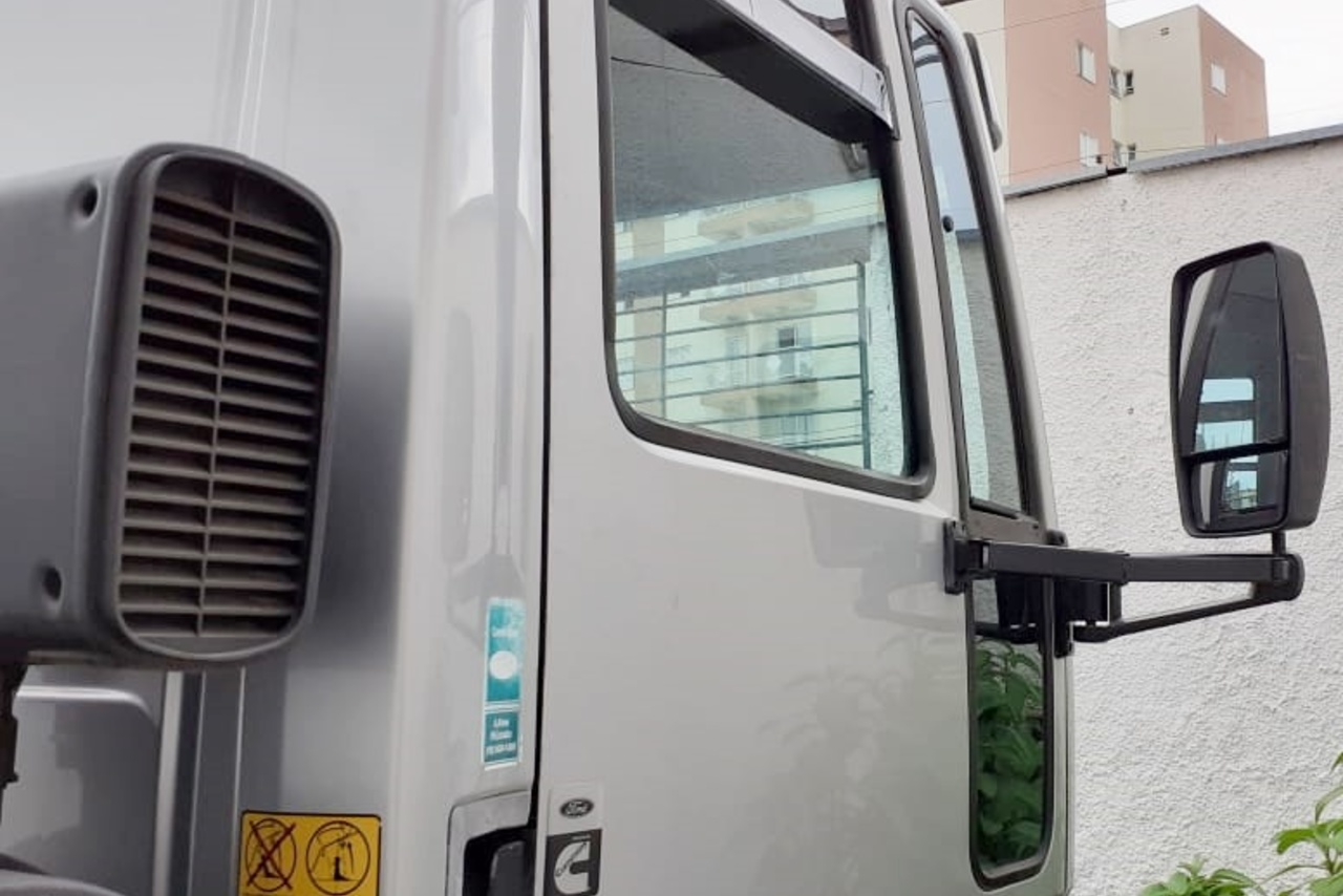 Ford Cargo1517 - 10/10 37