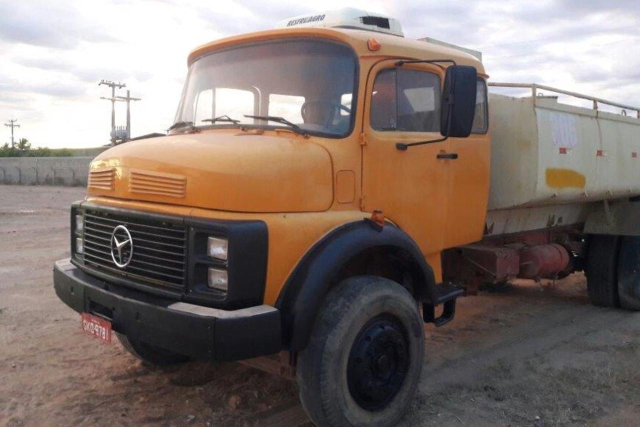 Mercedes Benz MB 1519 - 79 10