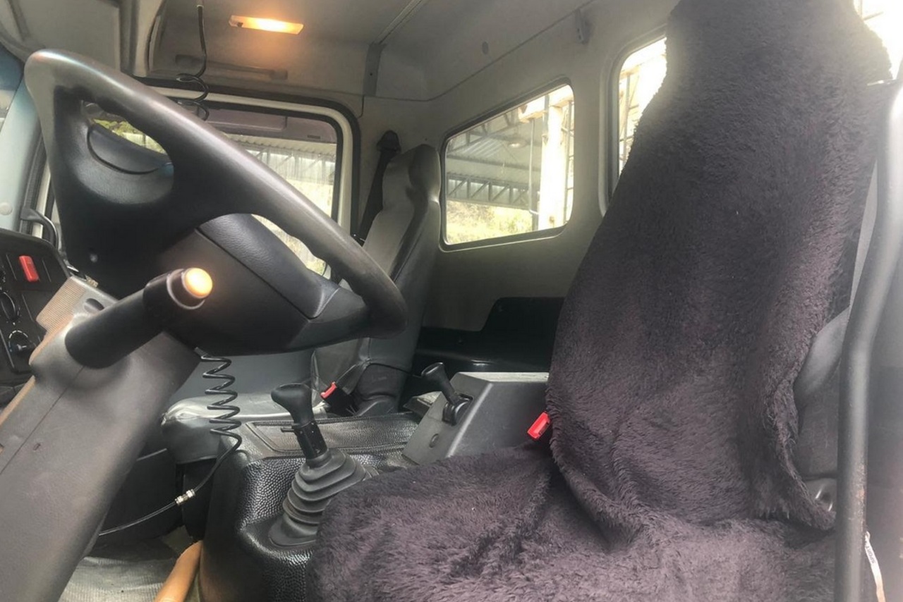 Mercedes Benz MB 1718 - 08/09 5