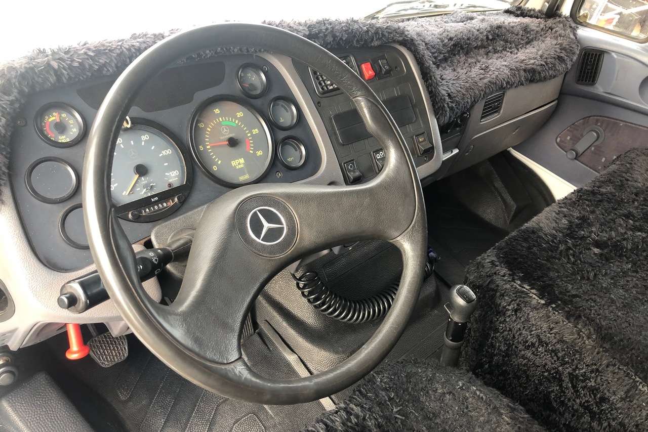 Mercedes Benz MB 1620 - 04/04 8