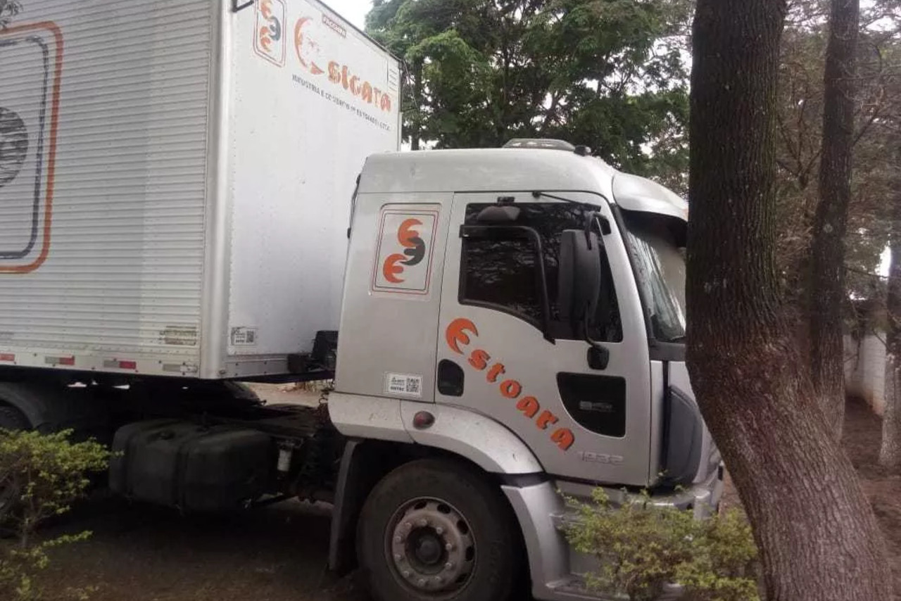 Ford Cargo1933 - 13/13 5