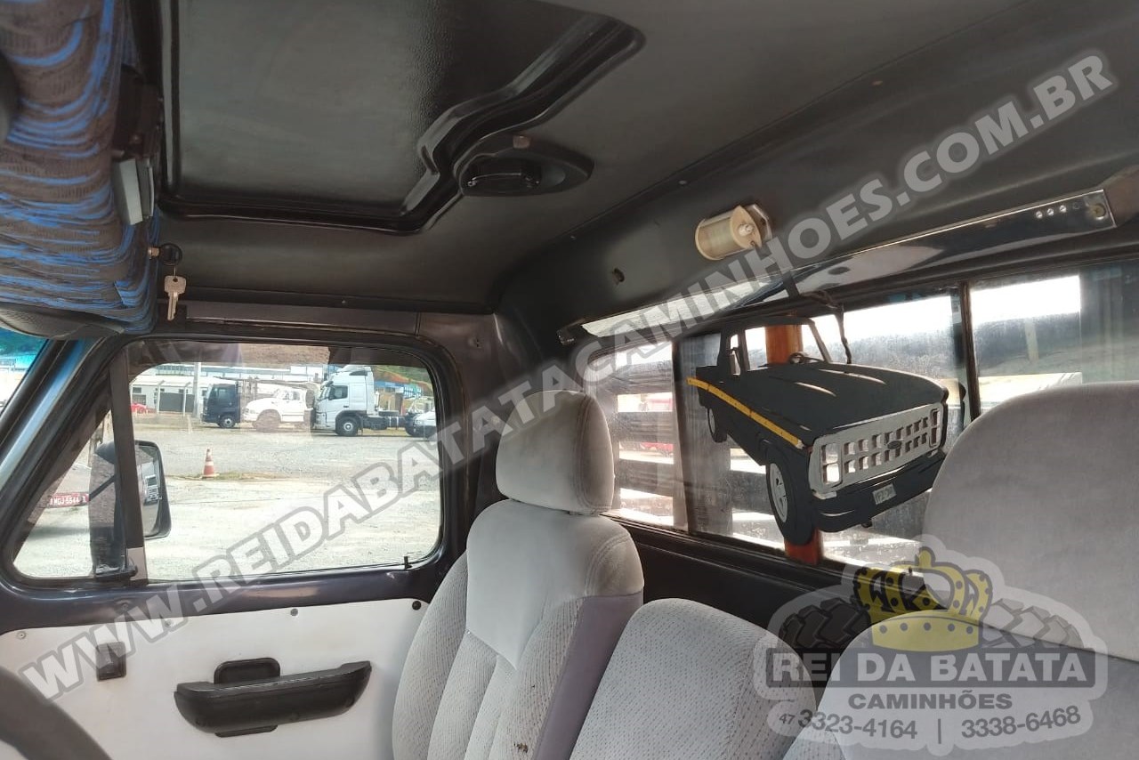 Ford F2000 - 90/90 14