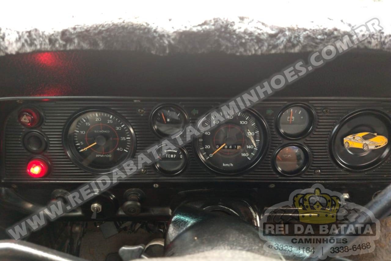 Ford F2000 - 90/90 18