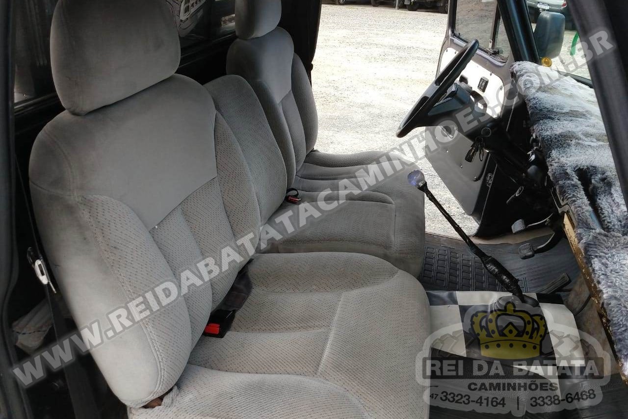 Ford F2000 - 90/90 19