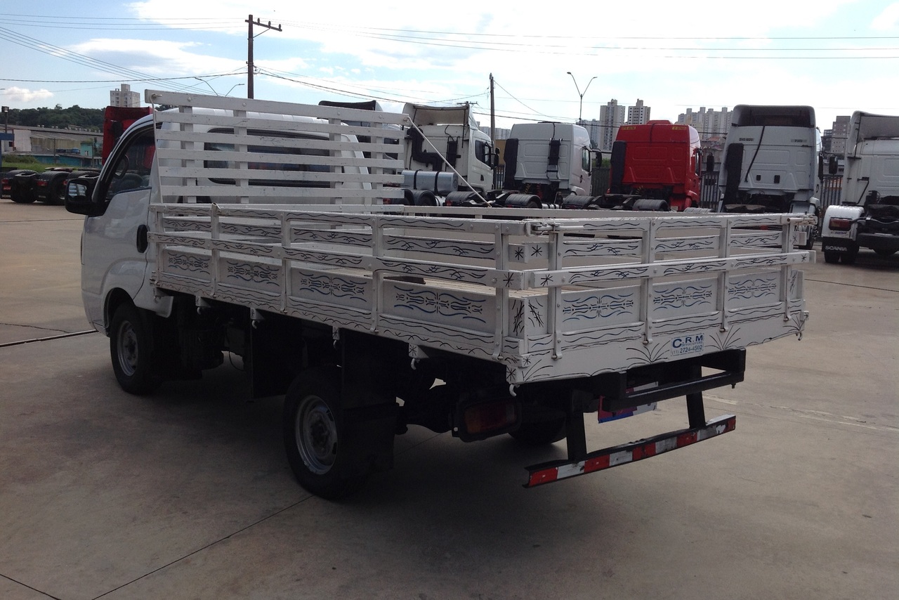 KIA 2700 - 06/06 3
