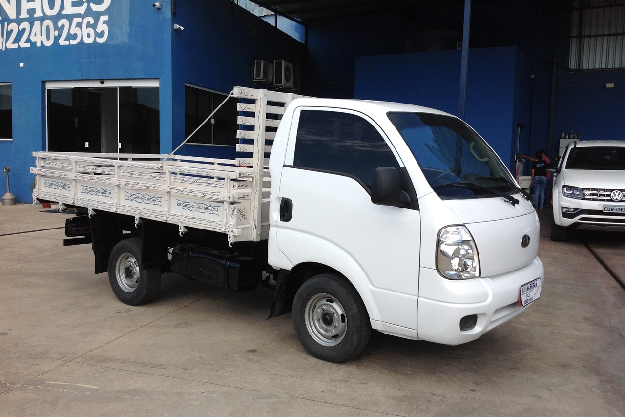 KIA 2700 - 06/06 6