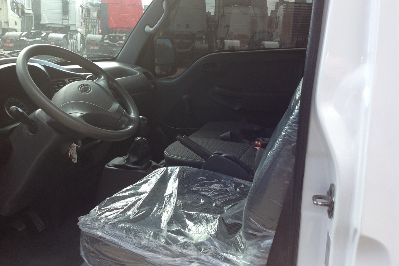 KIA 2700 - 06/06 10