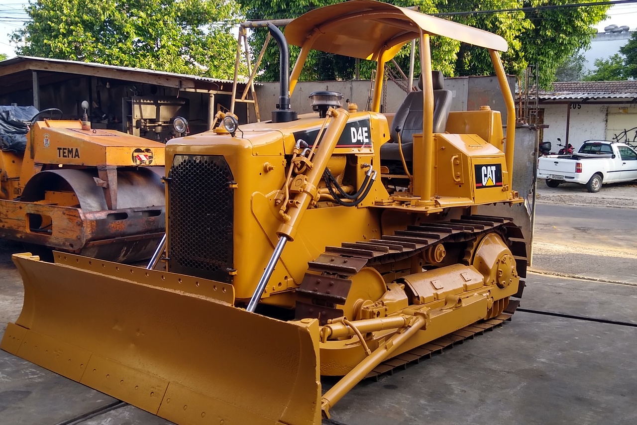 Caterpillar D4E - 81/81 2