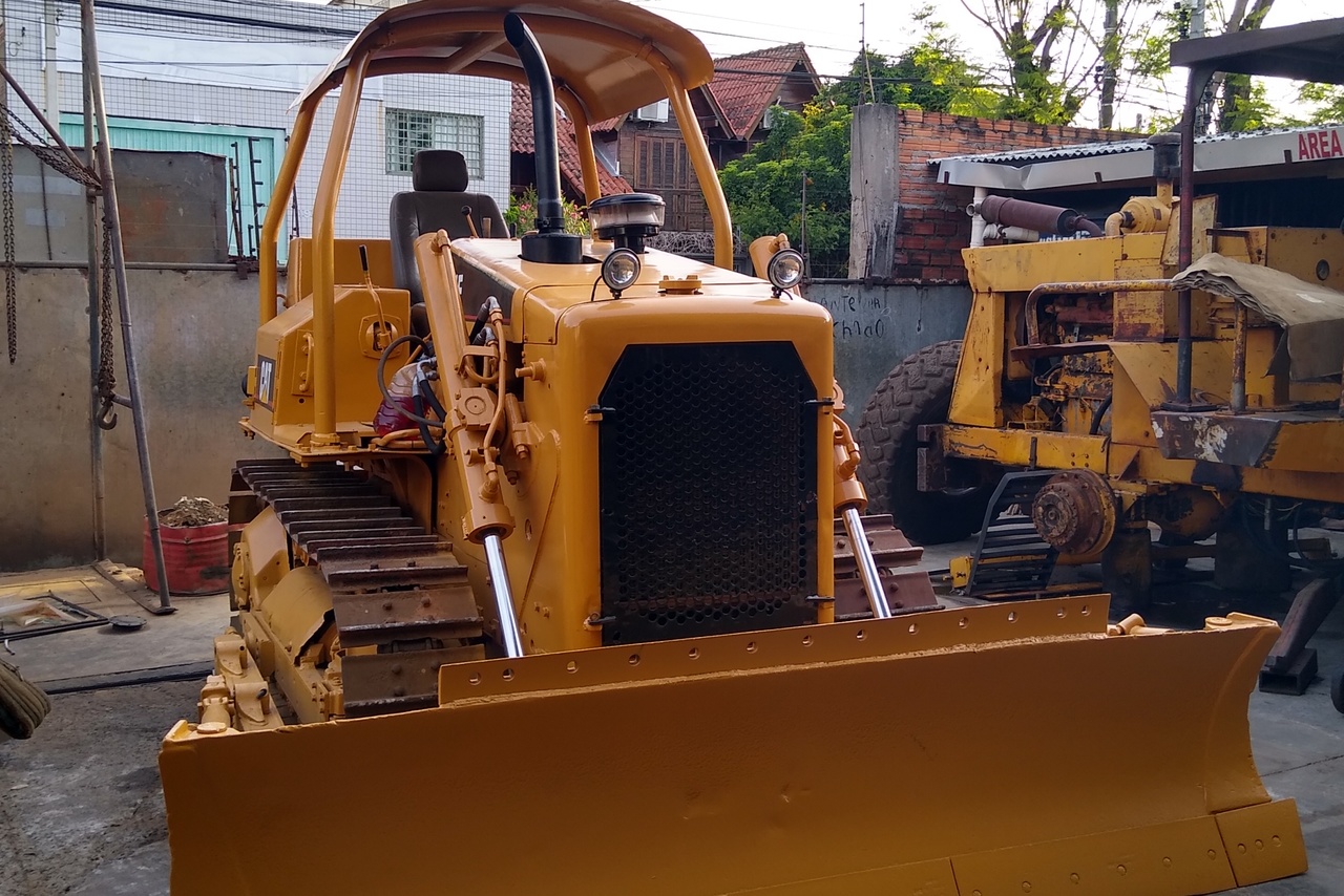 Caterpillar D4E - 81/81 3