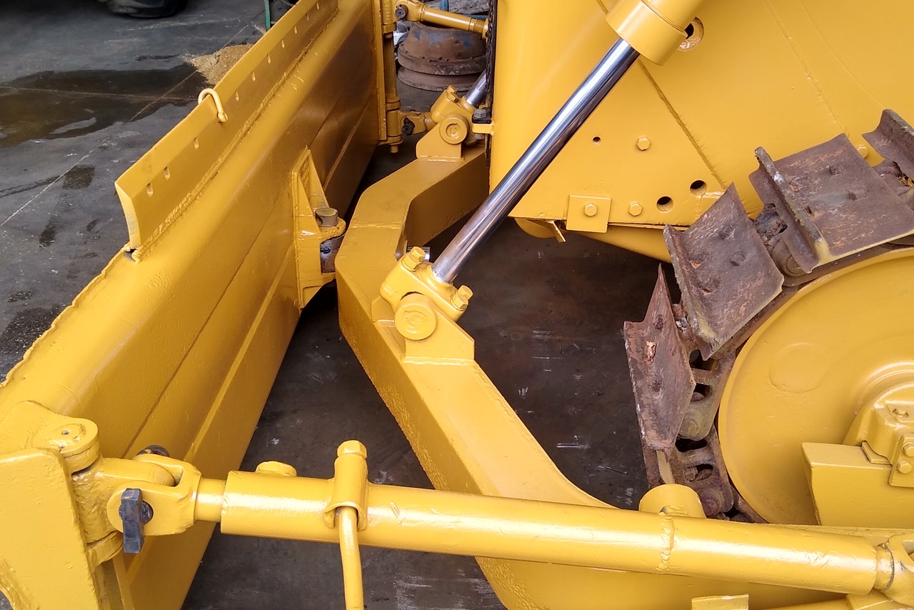 Caterpillar D4E - 81/81 6