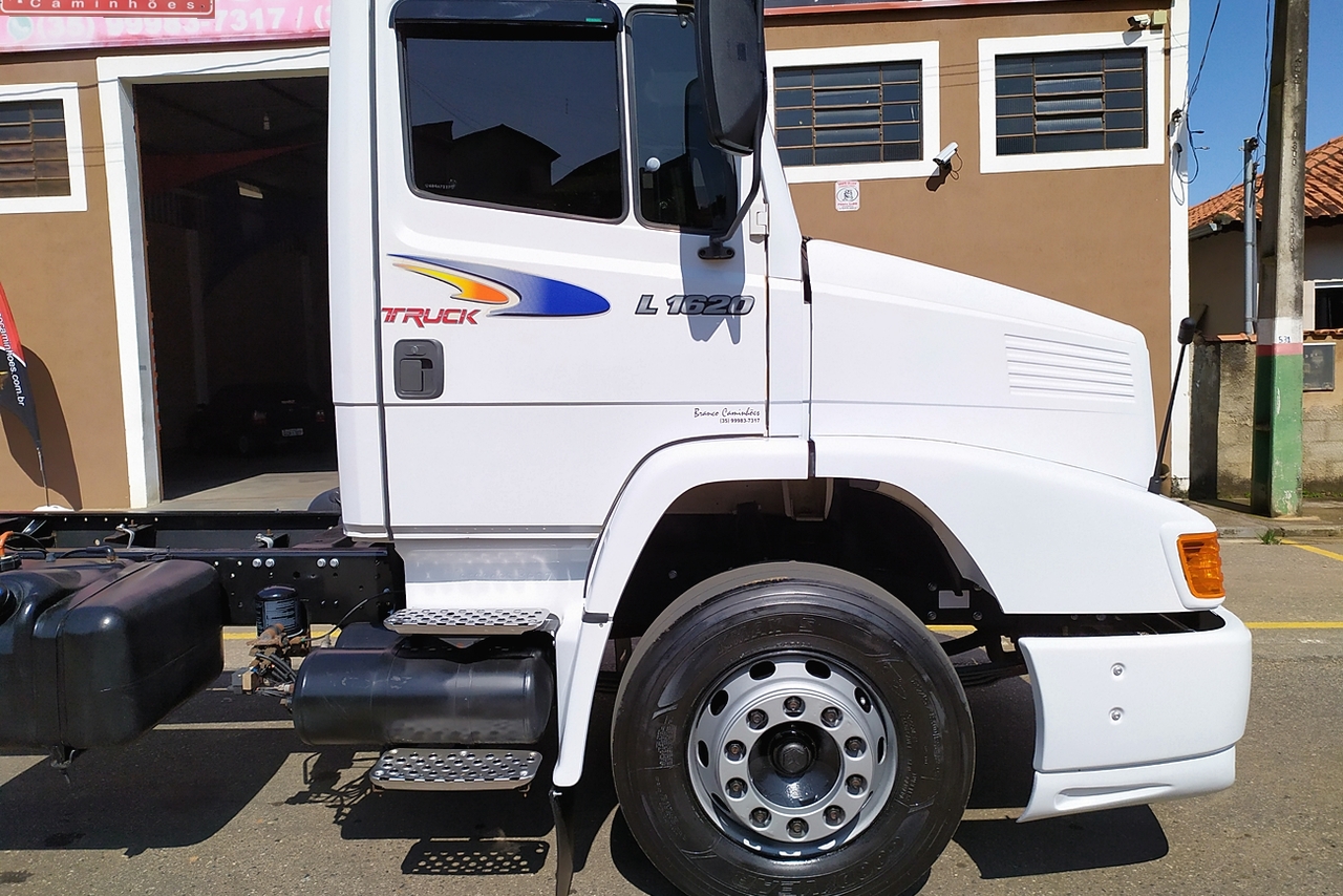 Mercedes Benz MB 1620 - 06/06 11