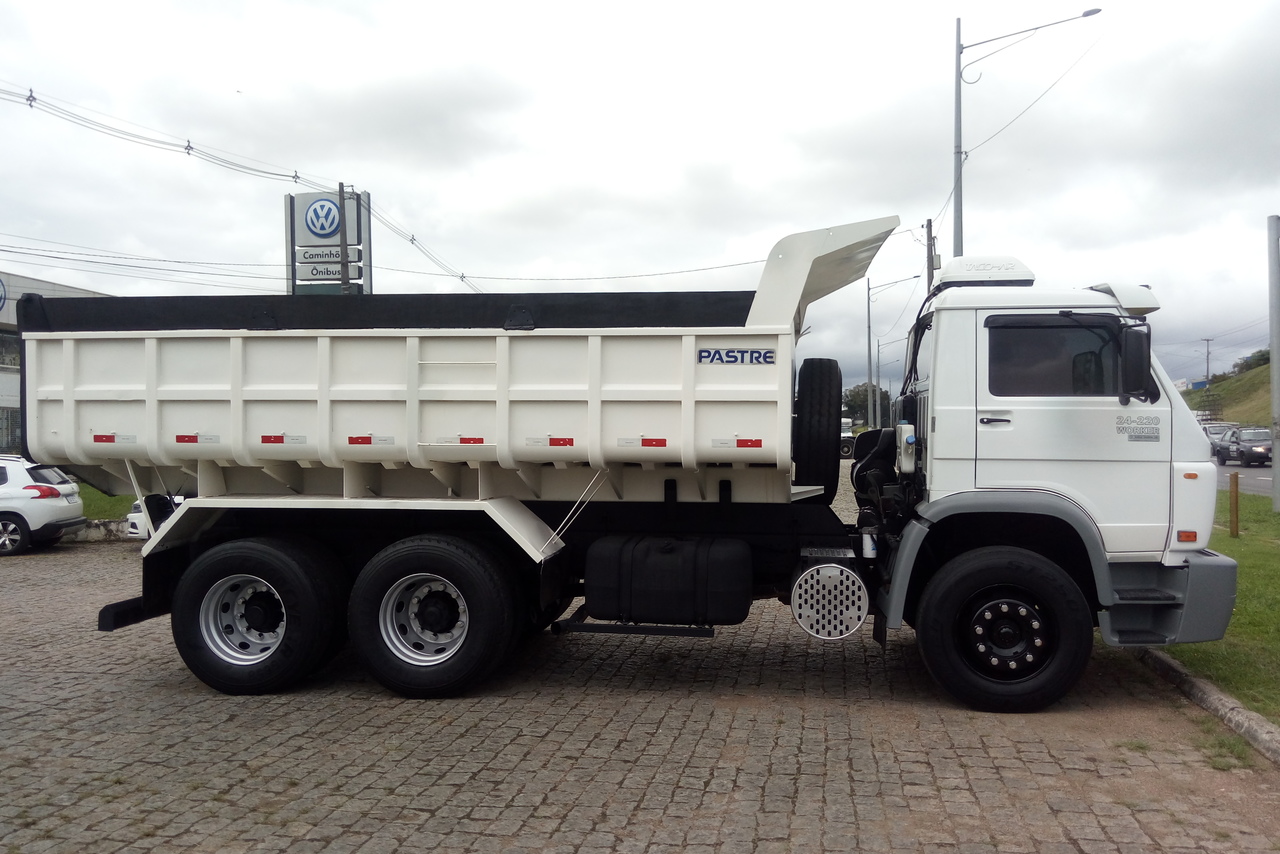 Volkswagen 24 220 - 09/09 4