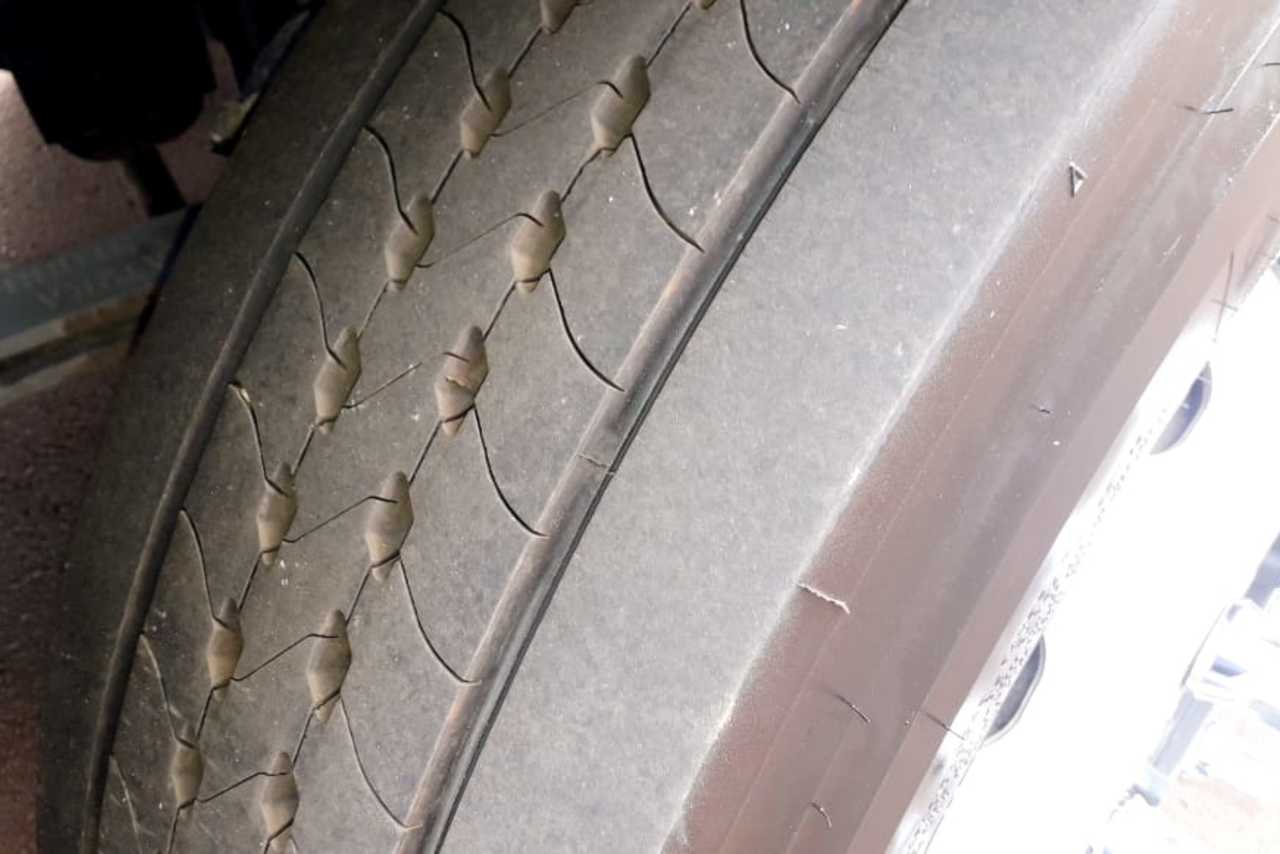 Ford Cargo 2042 - 13/13 13