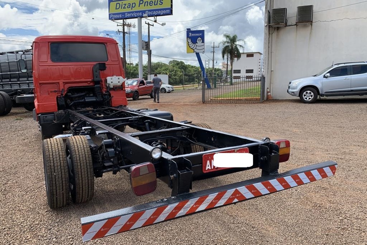 Volkswagen 8 150 - 04/05 3