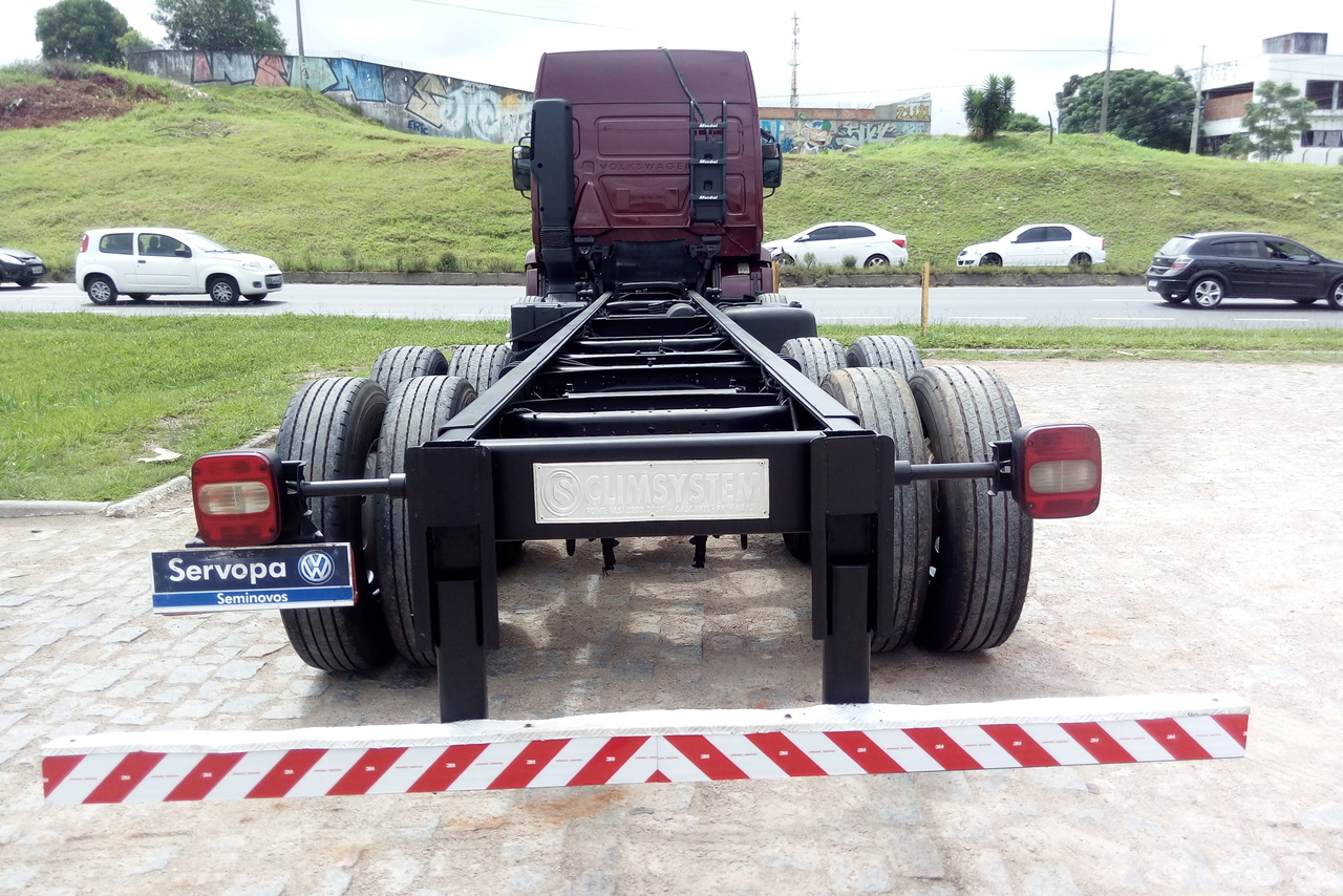Volkswagen 24-280 E Constellation 6x2 -  7
