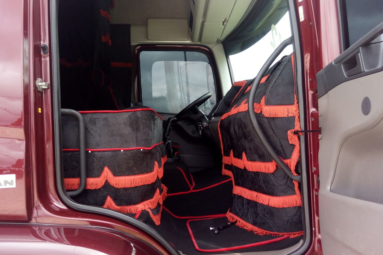 Volkswagen 24-280 E Constellation 6x2 -  16