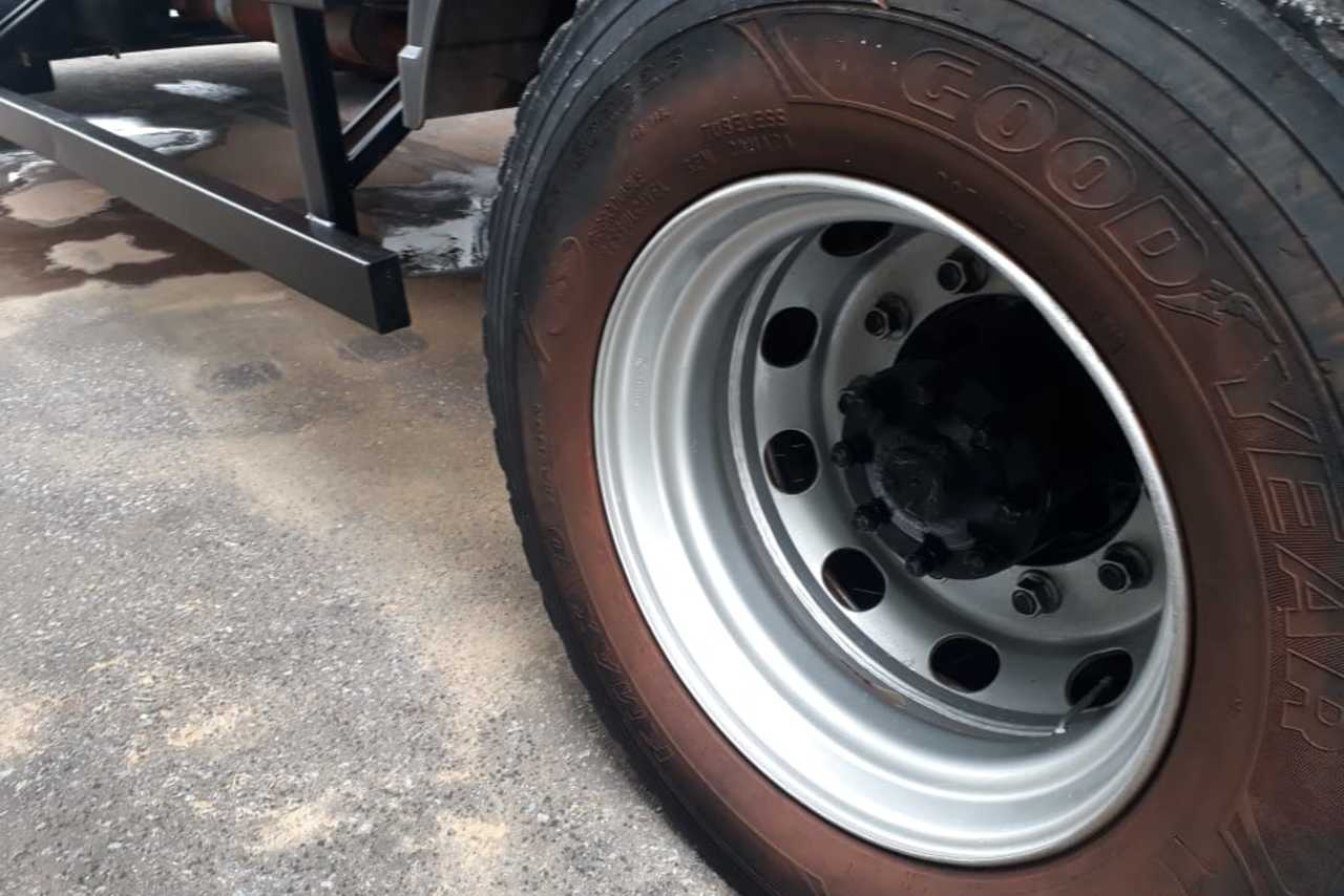 Volkswagen 15-180 E Constellation - 01/02 9