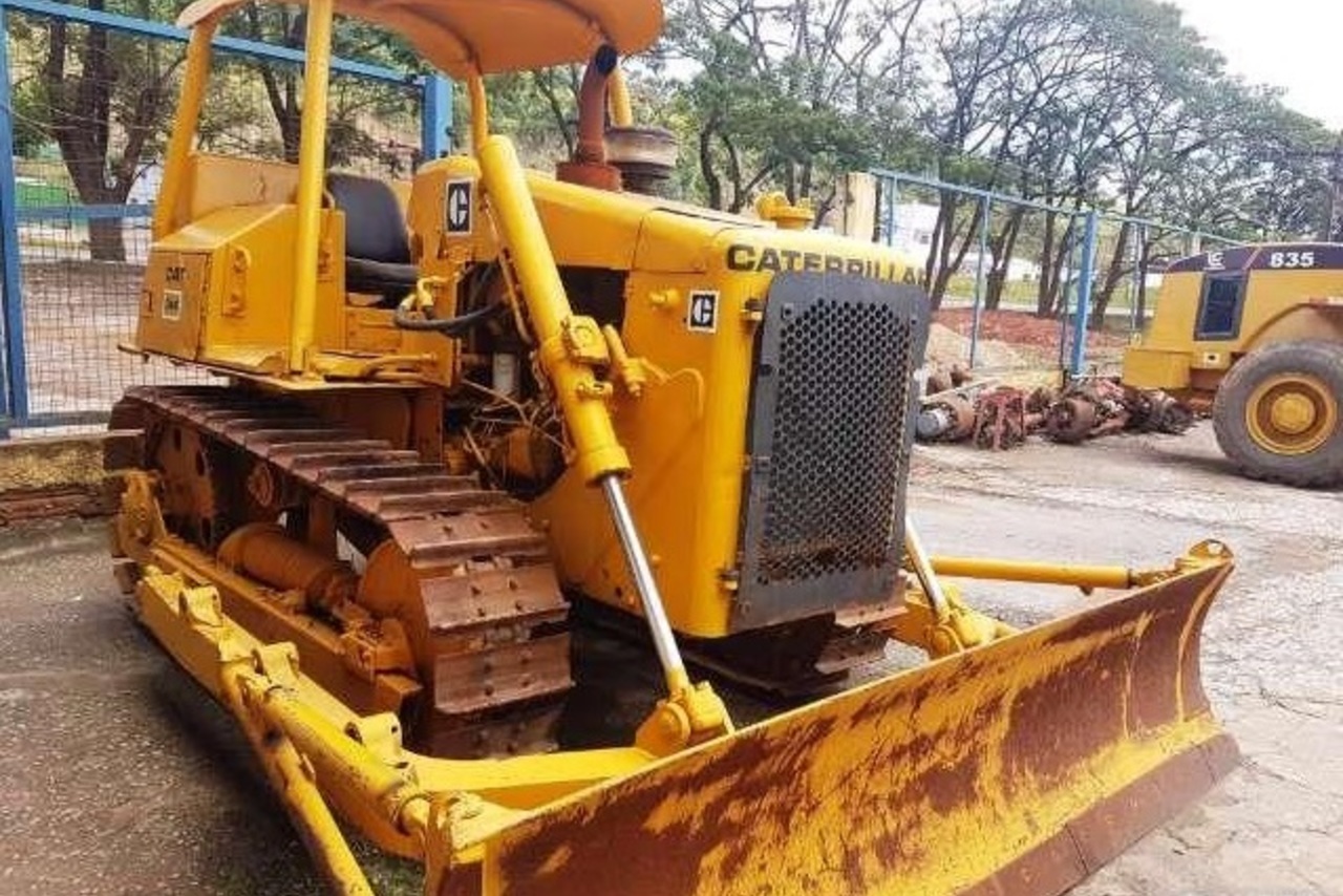 Caterpillar  D4 - 88/88 2