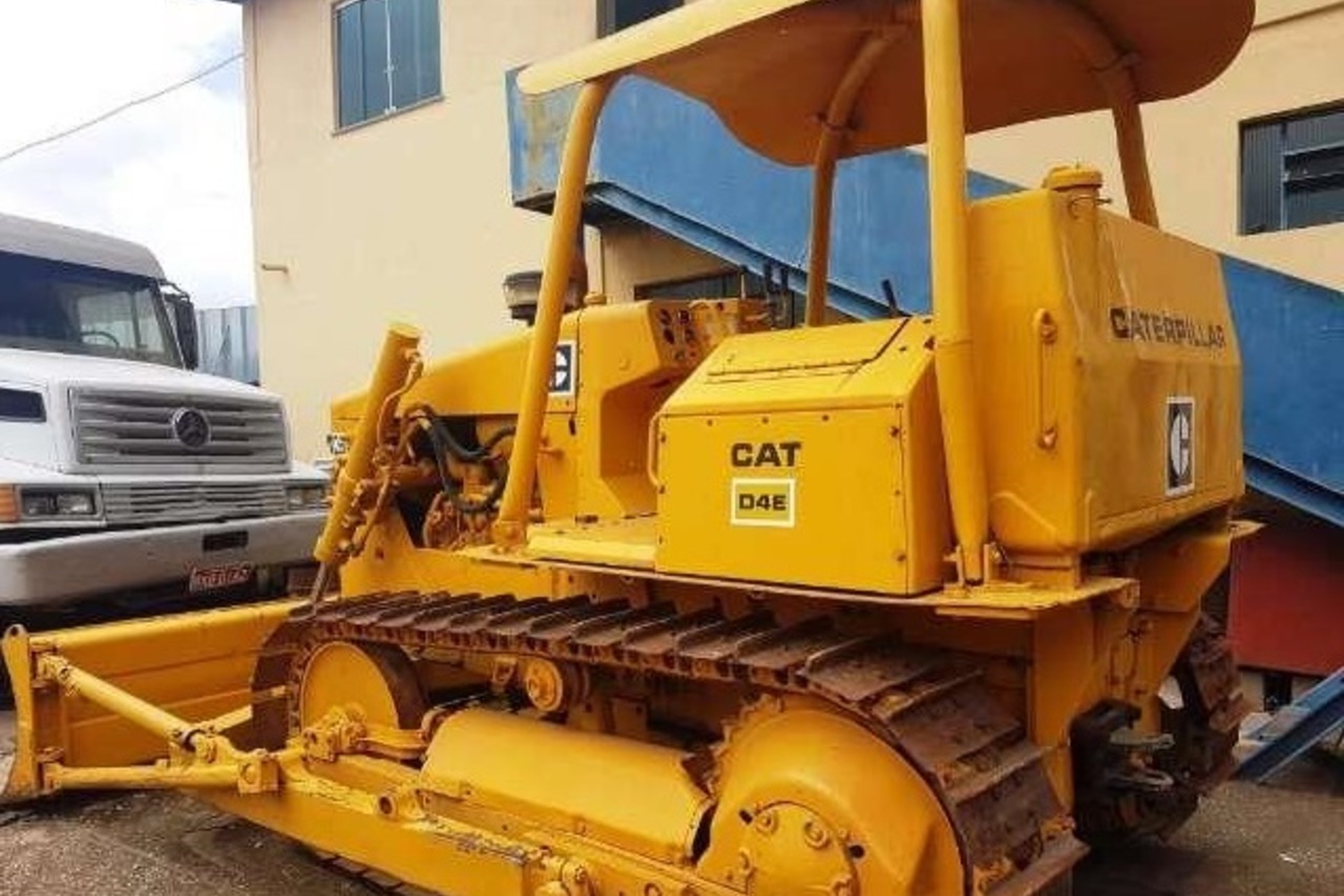 Caterpillar  D4 - 88/88 4
