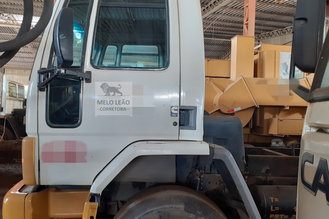 Ford Cargo2422 - 08/09 5