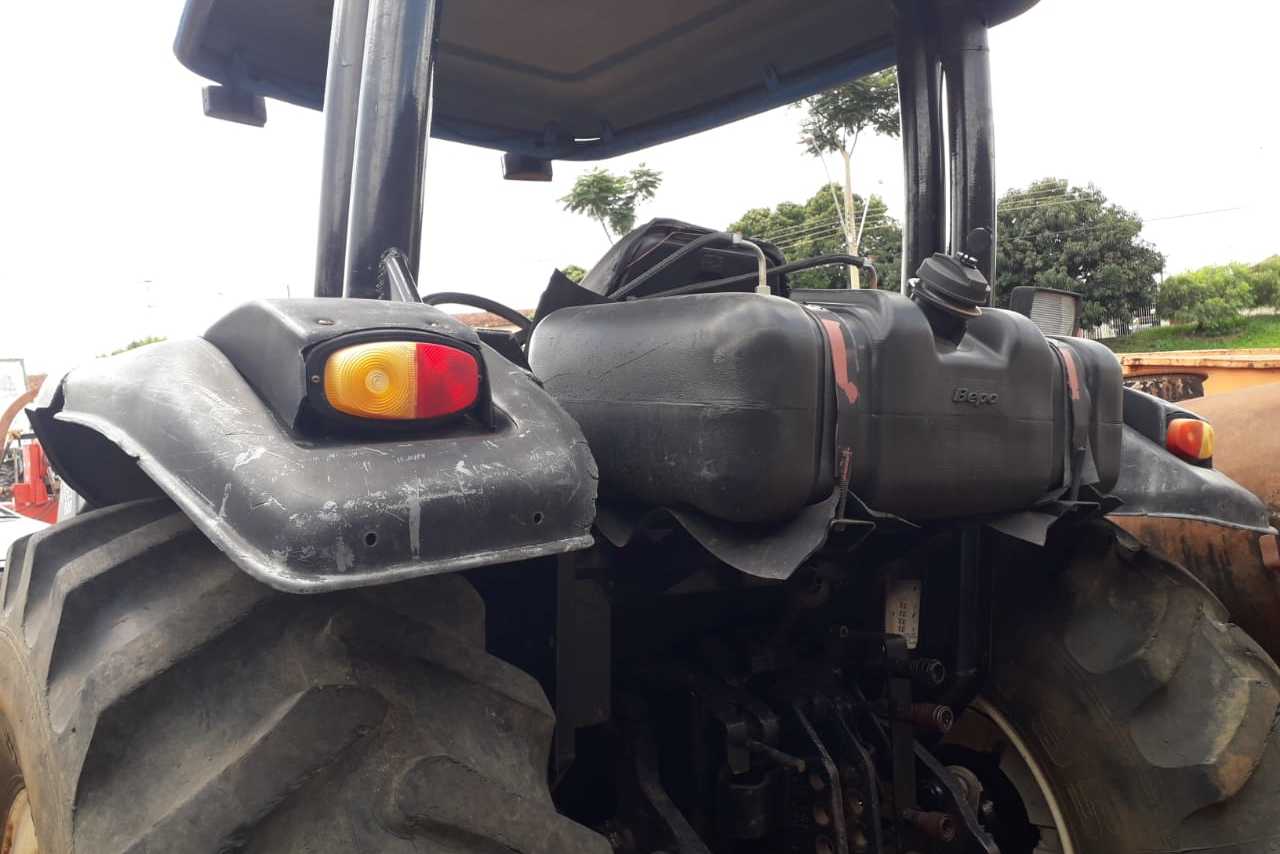 Valtra 800 - 01/01 3