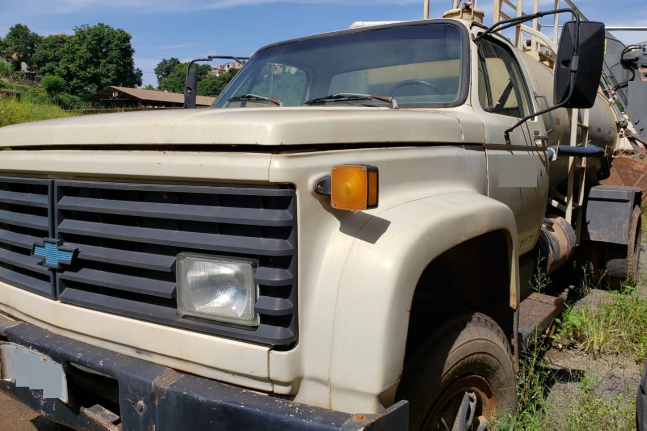 Chevrolet D13000 - 86/86 4