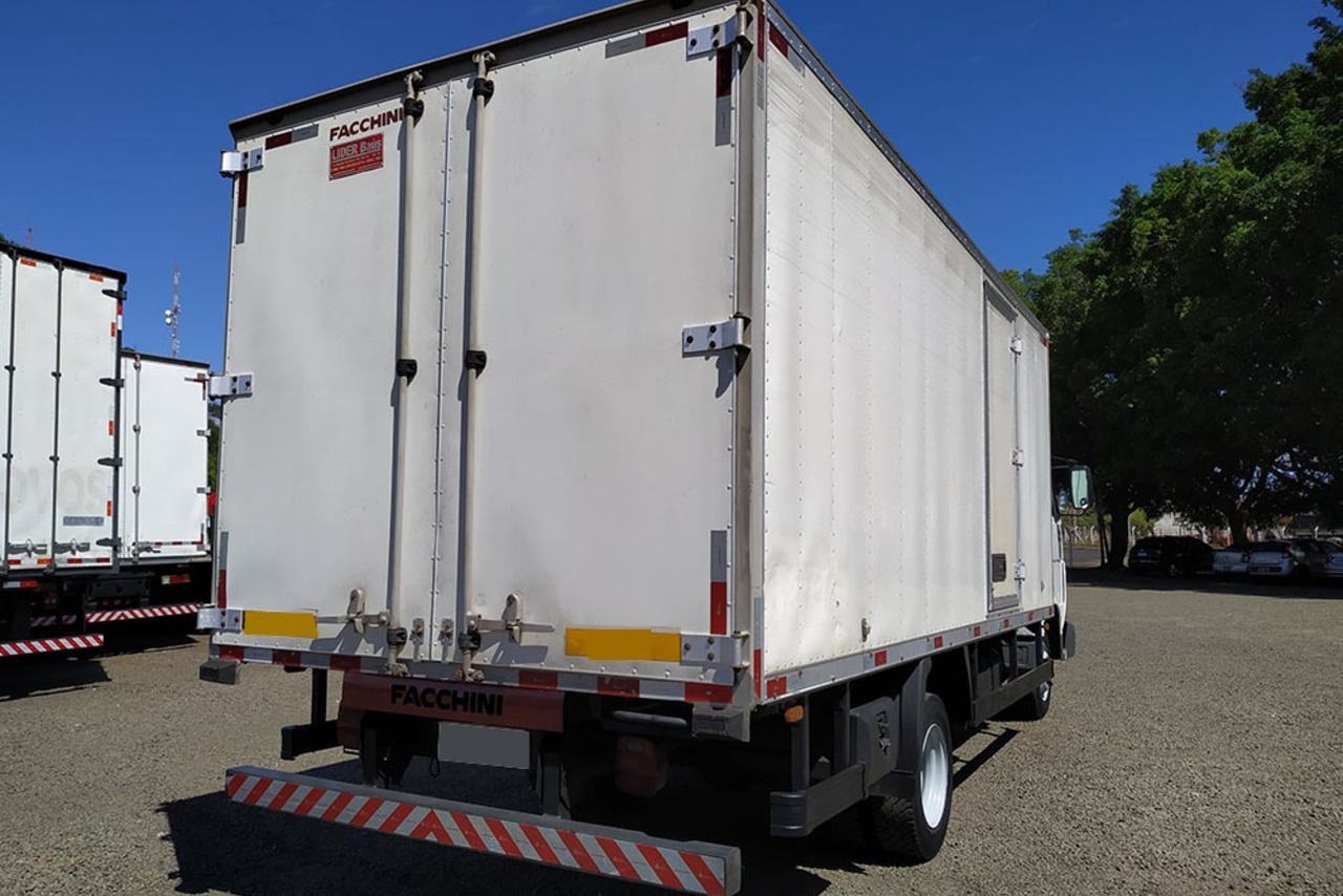 Volkswagen 8 150 - 06/06 9