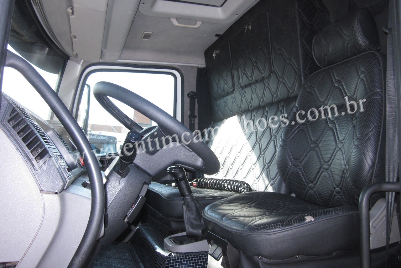 Volkswagen 24-250 E Constellation 3-Eixos - 10/10 7