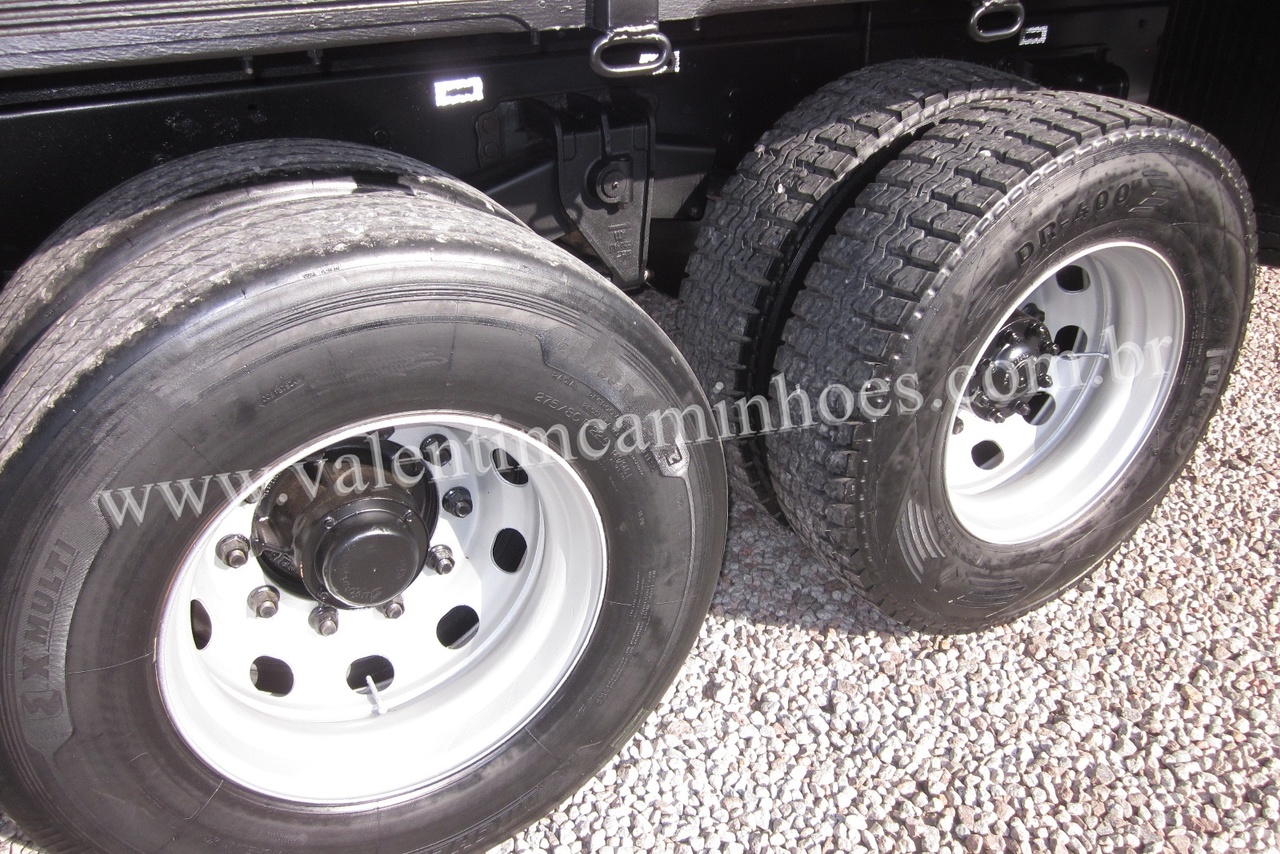Volkswagen 24-250 E Constellation 3-Eixos - 10/10 11