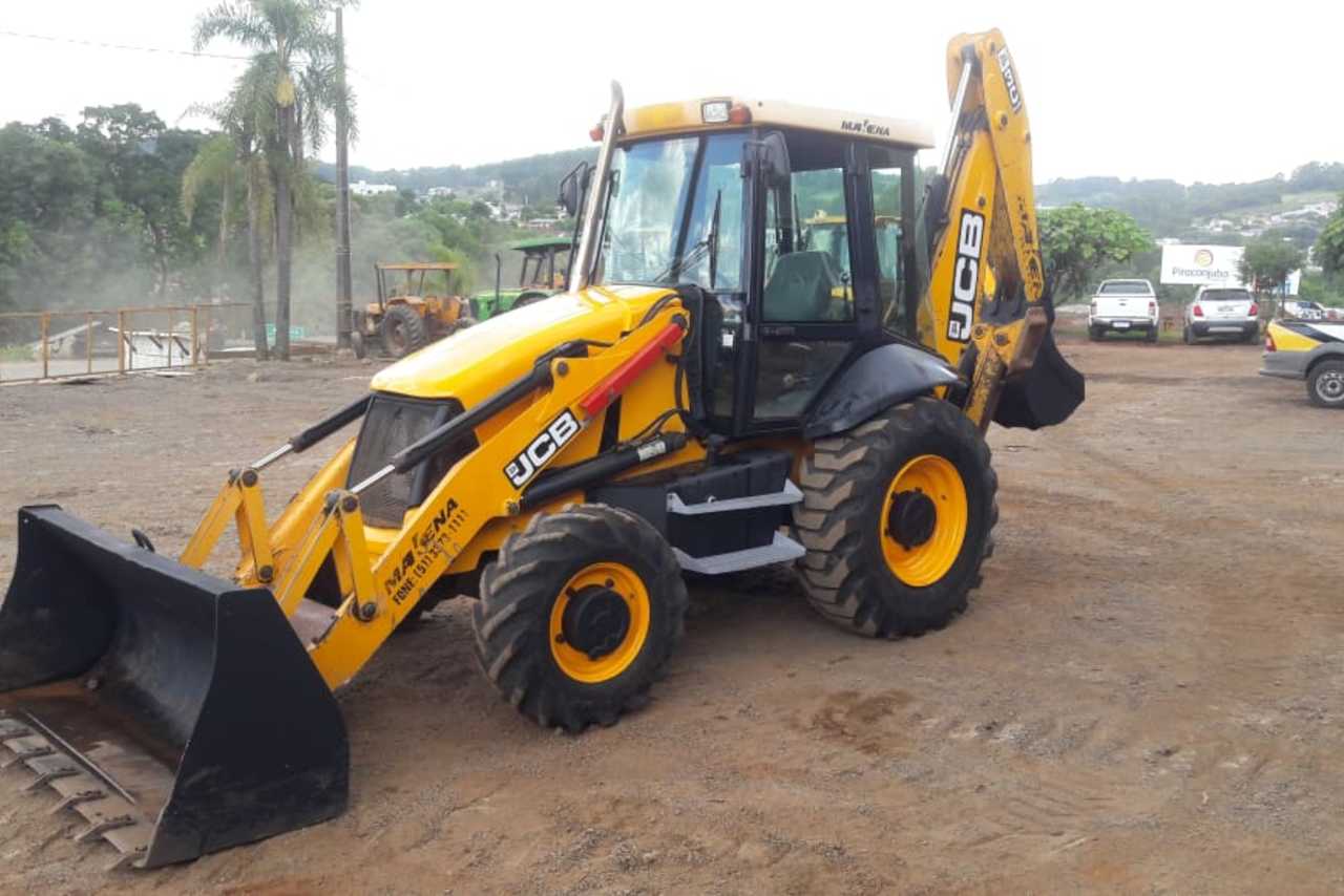 JCB 3C - 12/12 4