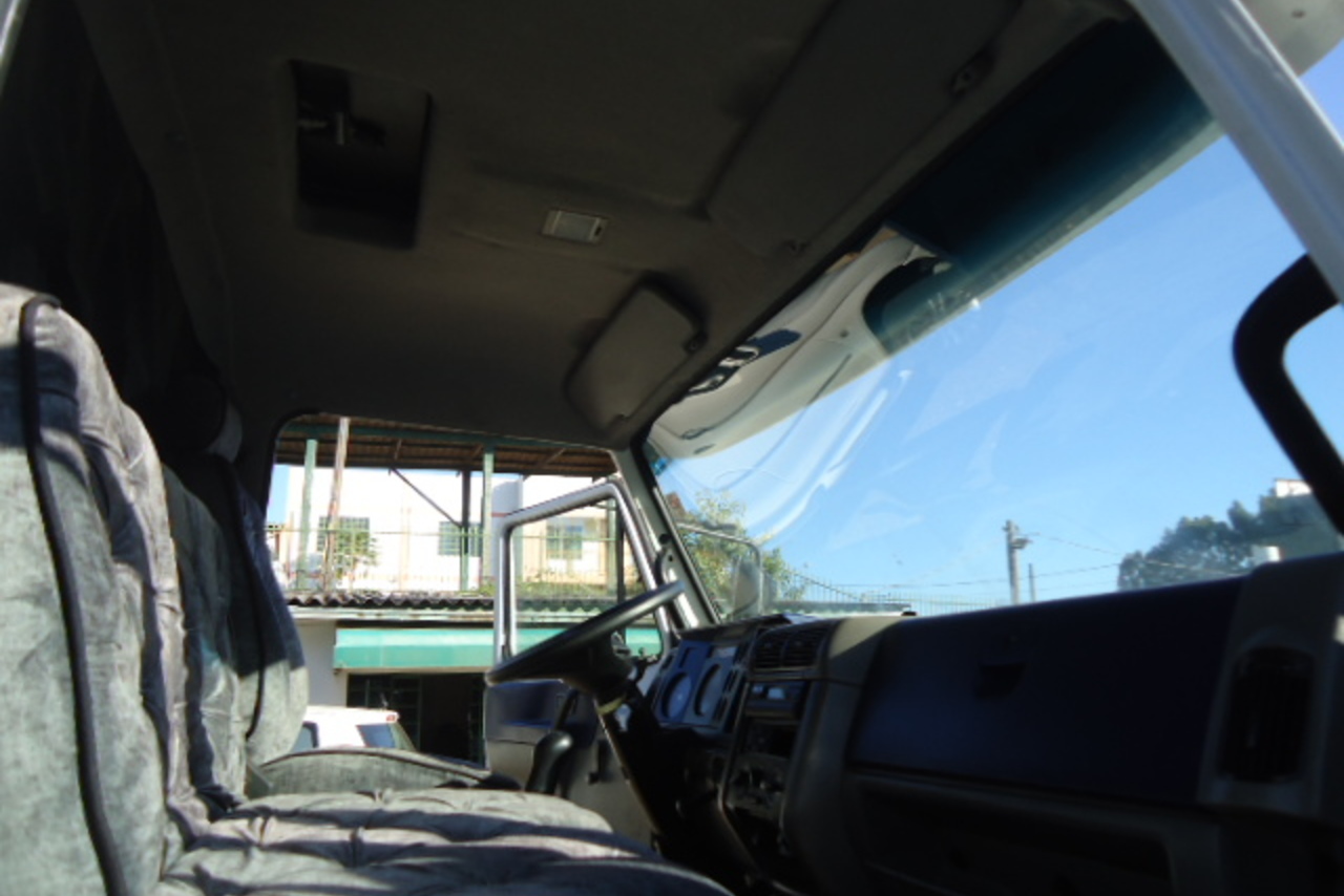 Volkswagen 24 220 - 07/07 9